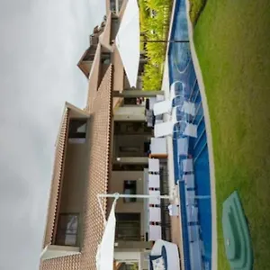 https://bangalo-malawi-em-muro-alto-pe.portodegalinhashotels.com